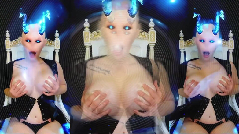 Goddess Misha Goldy: 나는 너의 음탕한 새로운 종교이자 약한 순종적인 마음 안에 있는 새로운 어두운 신이다!