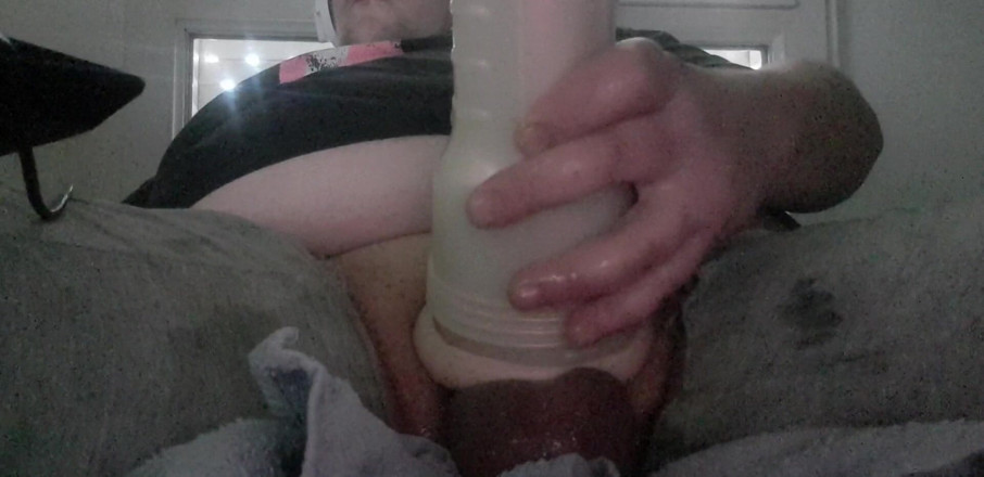 Jimmy X: Saya mengongkek zakar saya dengan fleshlight saya
