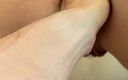 In Need of the Fist: Ung hora får sin rövhålslag knullad i duschen