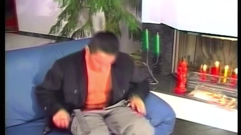 Boys boyz: Two Muscular Hunks Share Raw Bareback Passion on Couch