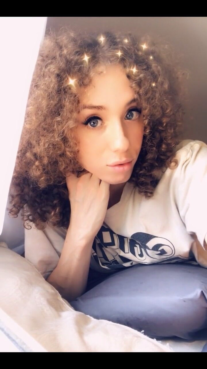 Tia Tizzianni Productions: Lily demure: क्या तुम मेरा वीर्य निकालोगे और मुझे चोदोगे?