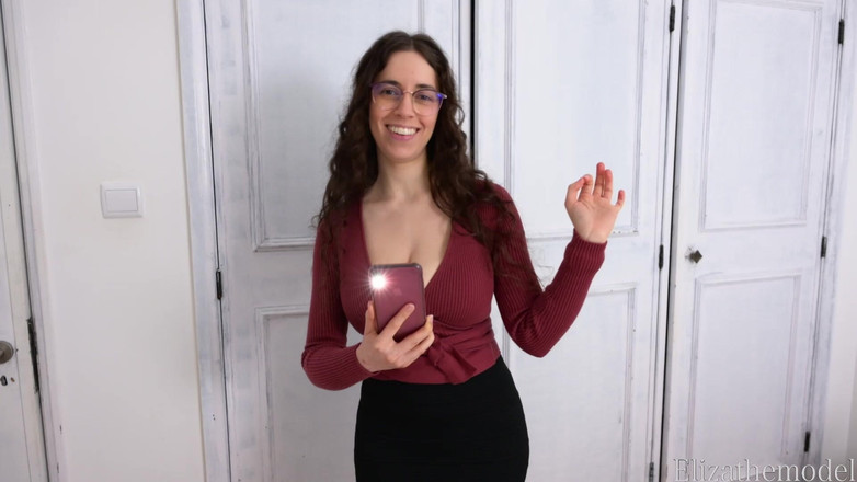 ElizaTheModel: Collega gemaakt om cfnm te strippen