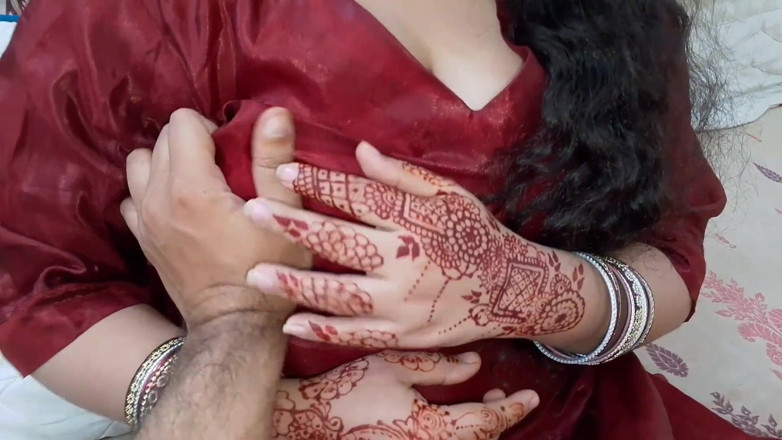 QueenbeautyQB: 印度嫂子在她生日当天同意做爱 - 印地语音频