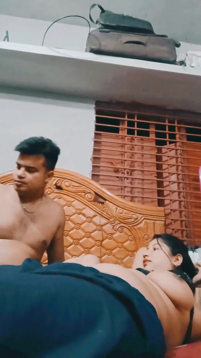 Taniyaxx: Bangla video musicale che registra xxxx