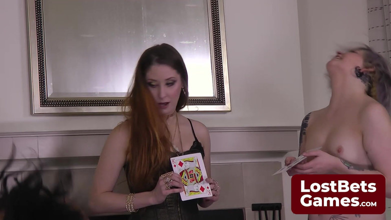 Lost Bets Games: Tessa neckte über "asiatische birnen", ihr Humor ließ alle lächeln