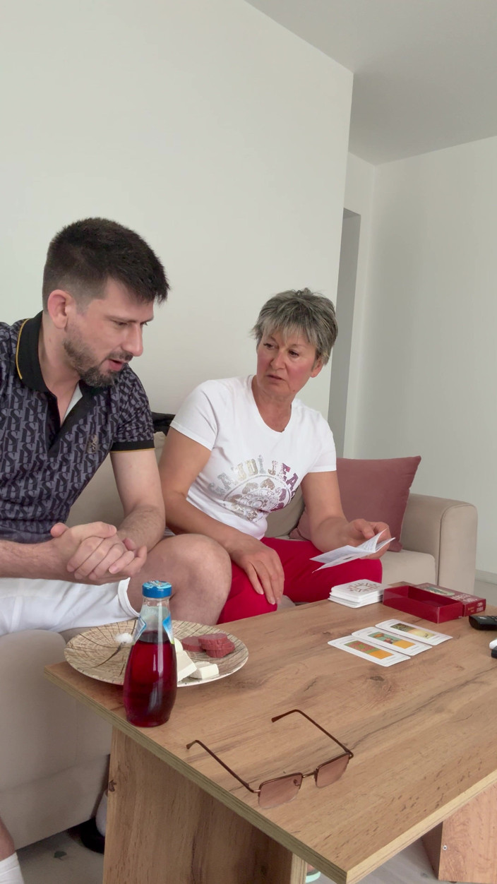 KingYordanovv: Anal Granny - Tarrot Reading!