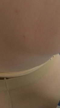 Ma Femme Exhibe Ses Seins Dans Le Métro Et Un Inconnu Éjacule Sur Ses Seins