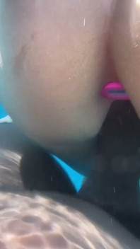 Underwater Pool Sex: Slimthick Ebony Gets Pounded by Massive BBC