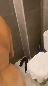 I Fucked My Girlfriend's Stepsis in the Bathroom When She Went to the Supermarket