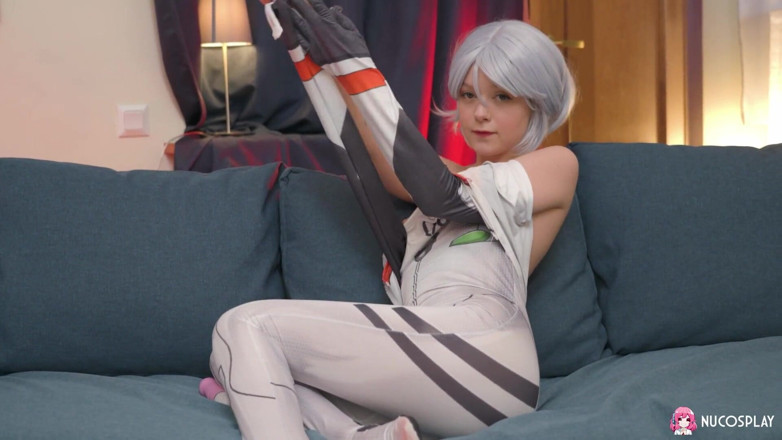 Nu Cosplay: Eva barbie ha una figa così bella