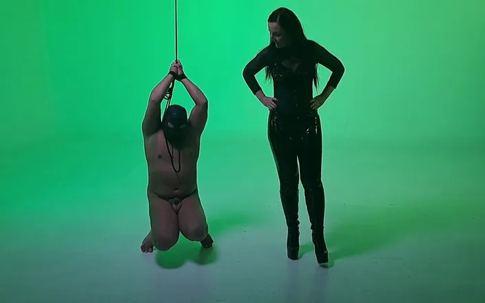 Lady Luciana Di Domizio: Mercilessly into the Slave´s Balls
