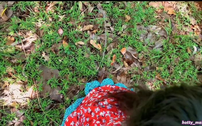 Slutty Milf studio: Зведений брат і зведена сестра на пікніку в лісі беруть сперму в рот і займаються сексом