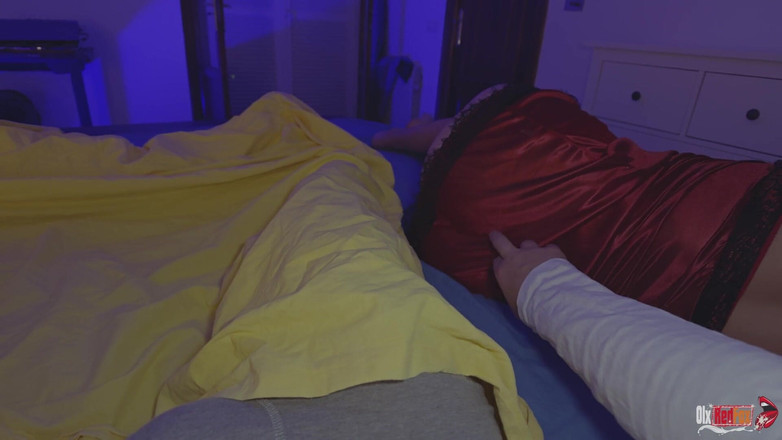 OlxRedFox: 这是我的梦想吗？我是操我的继母并在她的阴户上射精，还是只是在梦中撸管？