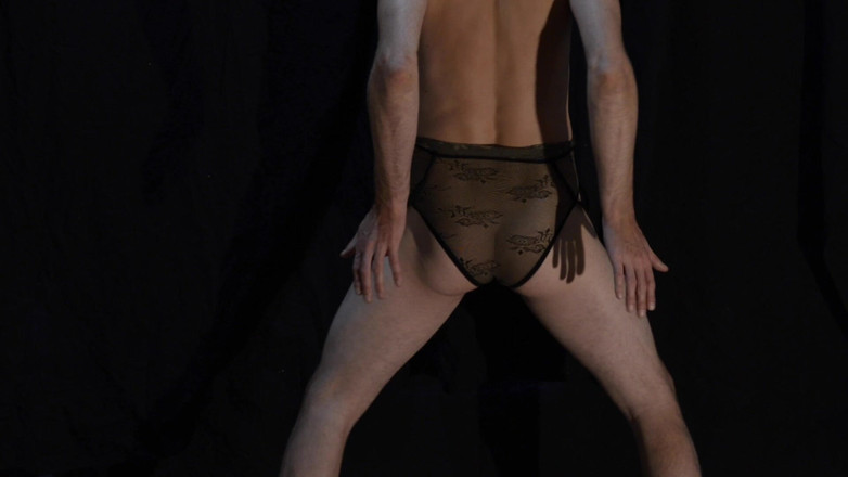 Cam Crest: Hete travestiet dans