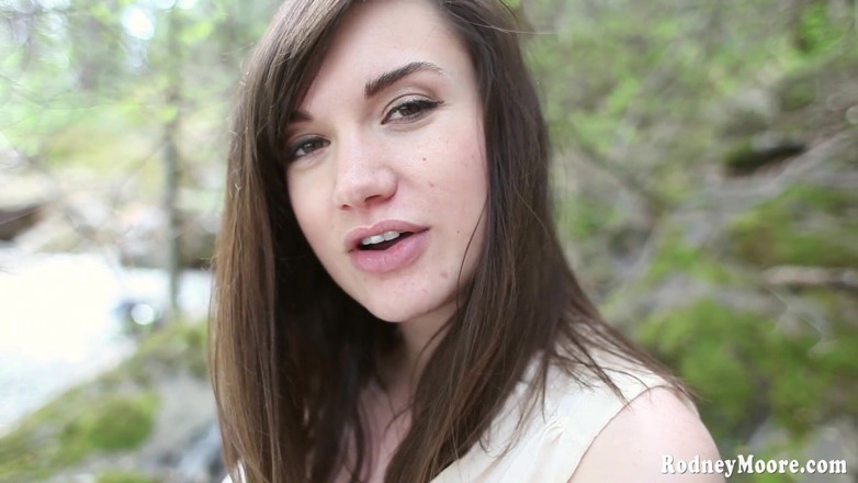 Horny Hairy Girls: Very pregnant Paris Lincoln masturbates outside