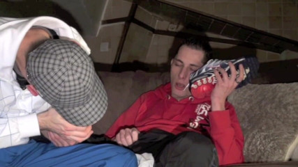 French twinks amator sextapes: Sex tape with 2 sneakers boy at home