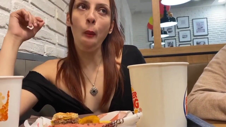 Lynn Scream: Publicl BJ &amp; Fuck on Burguer King's Bathroom + Exhibitionism on the...