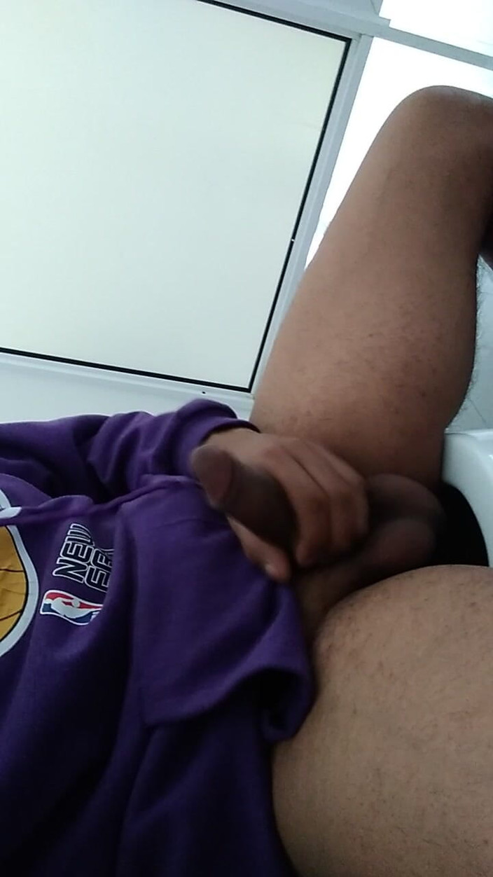 AlexAlejandro13: Masturbacja w naturalnej łazience