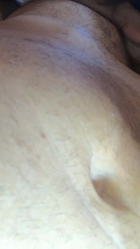 Murzynka gardło zerżnięta przez białego kutasa i połyka spermę