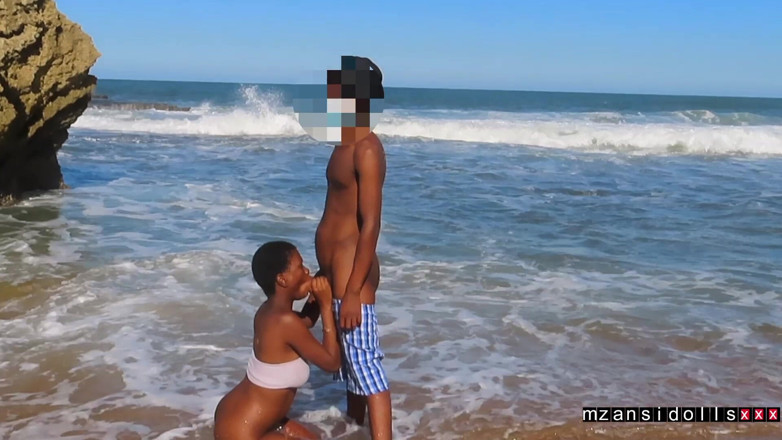 mzansionlyfan: Beach Blow Job