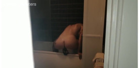 Adreena Winters: Přišel byste ke mně, kdybyste slyšeli tyto zvuky přicházející z...