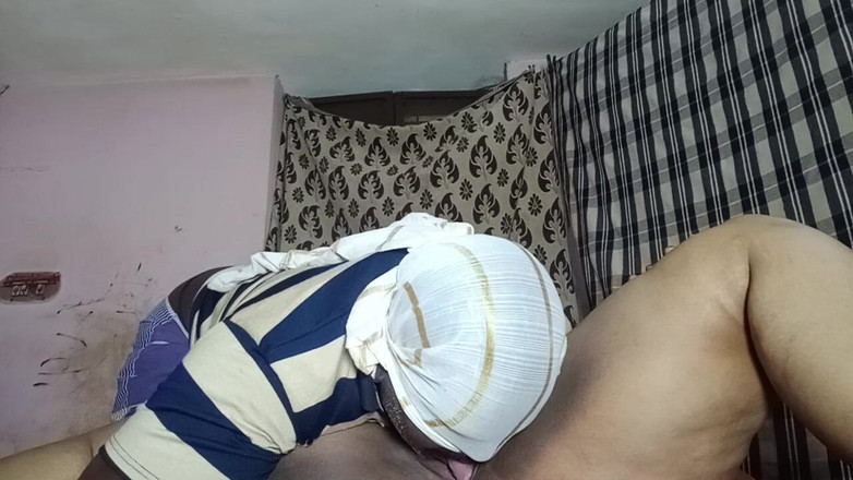 Tamil Anti Uma: Моя тітонька Пресма прийшла до мене додому після довгого часу. Коли вона попросила мене лизати її пизду, я лизав її і узяв воду, як вона.