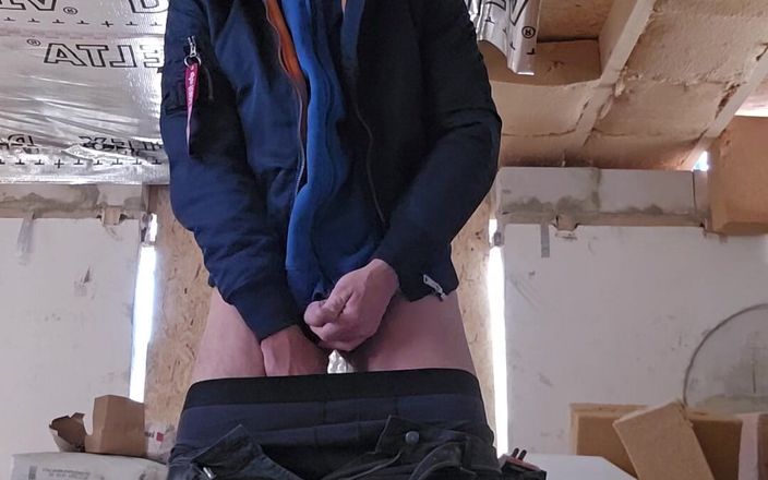 Chris_snoopy_91: Будівельний майданчик трахається з моїм ділдо