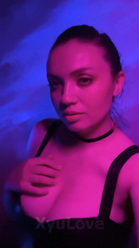 Xyulove Poses Cutely for the Camera and Gives All Her Subscribers a Gentle Kiss