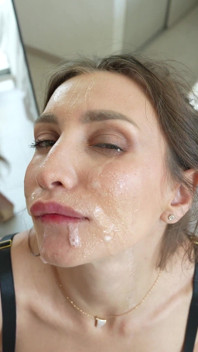 Kriss Kiss, Facefuck Intense En POV Et Éjacs Faciales Dos À Dos