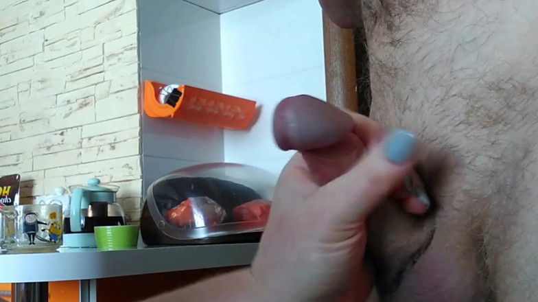 Zona901: Bitch loves to suck dick and feel her mouth filled...