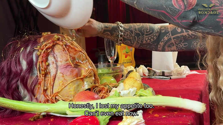 Dominatrix Frida: Приниження безсилого раба за обіднім столом (223)