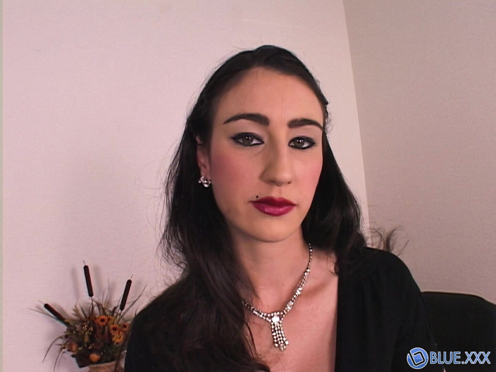 Blue Girls XXX: Elegante y tetona Natalie