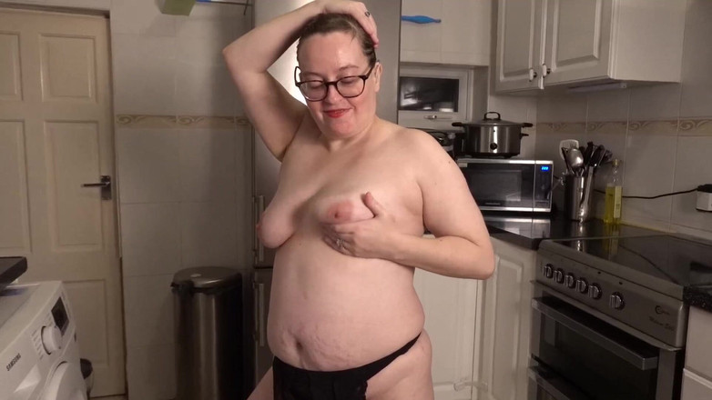 Littlevixen: Sexy striptýz v černém krajkovém prádle s vibrátorem