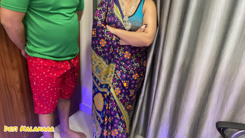 Rihana khan: Hintli komşu pados yengenin sütyenini evinde aldı