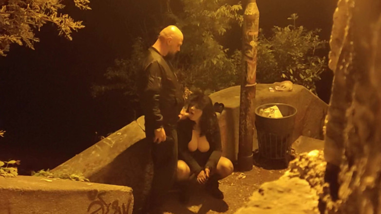 Toilet Mommy: Blowjob luar Jerman amatur