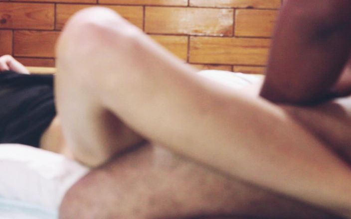 Bolly Karma: 角質のホット熟女。