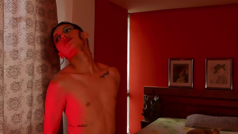 Artesensual: Femboy lộng lẫy với khuôn mặt xinh đẹp và cơ thể...