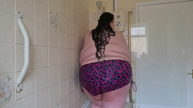 SSBBWLadyBrads: 뚱뚱한 여신 벨리 샤워 태스