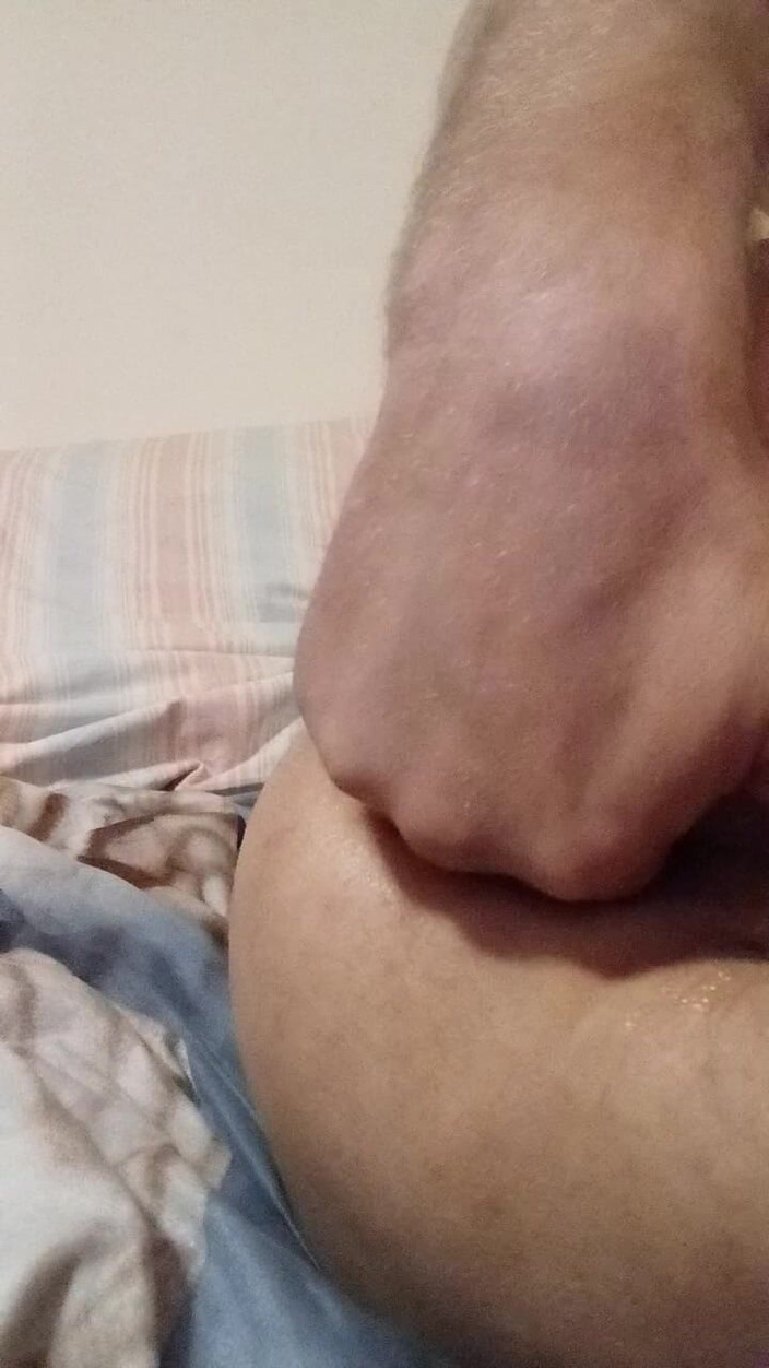 Haus86: Крупний план сідниць