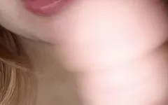 Schau, wie ich deinen ganzen schwanz lutsche, papi
