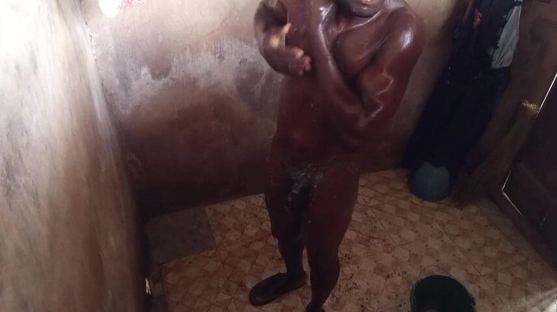 Moviesporn1: 今回は仕事で自分の太ったチンコを冷やしていた