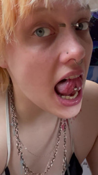 Fără turneu cu gura fetei goth machiaj cu oglinda mână