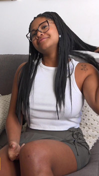 Schwarze amateur-latina-möchtegern-dessous-modell grob gefickt und ins gesicht gespritzt!