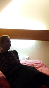 Reife blondine, sexspiele in strumpfhosen