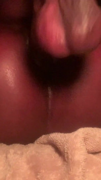 Quente fumegante africana gata é pega se masturbando e depois é fodida por Hard BBC Cock Caseiro POV