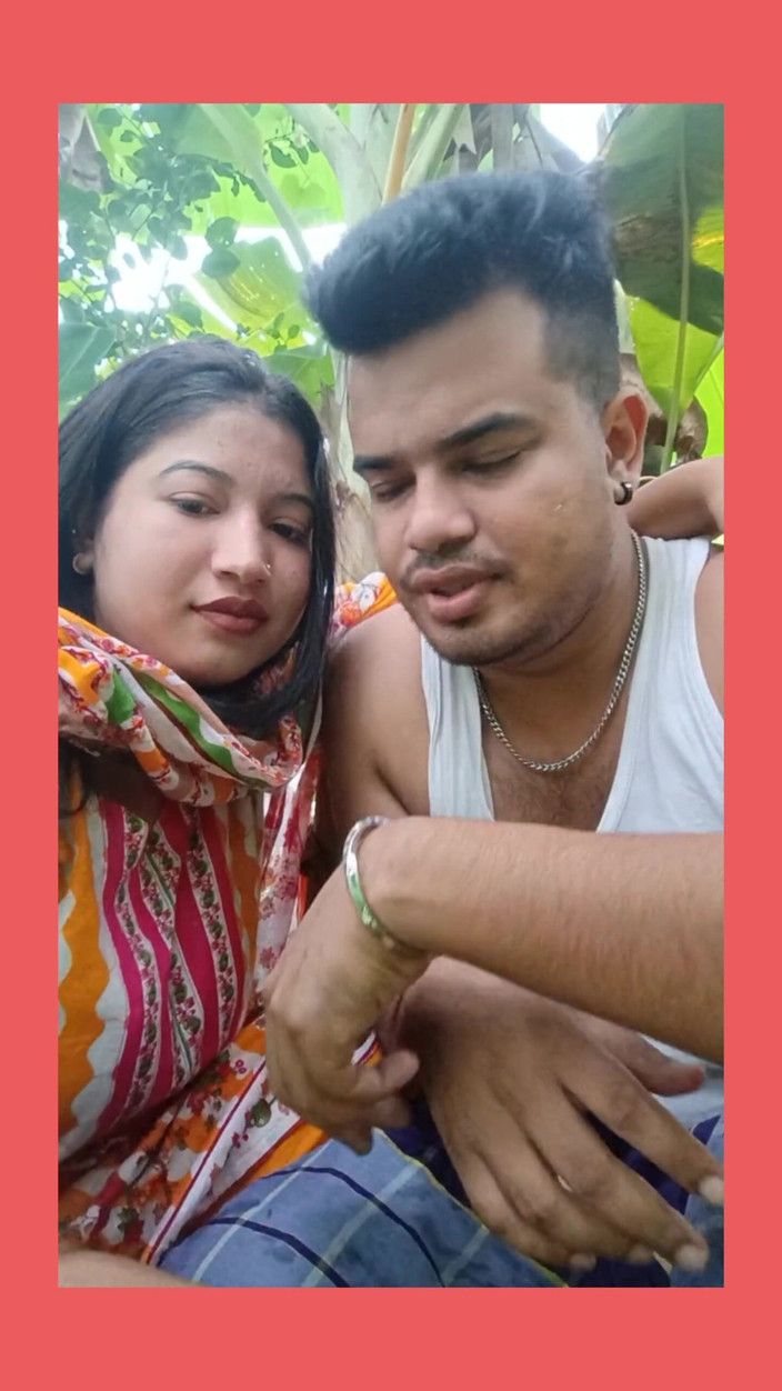 Taniyaxx: Pareja india en video musical