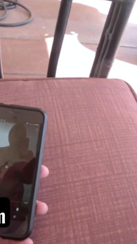 PervMom - शरारती सुनहरे बालों वाली milf(चोदने लायक मम्मी) गलती से भाग्यशाली मर्दों के फोन पर नग्न तस्वीरें भेजती है