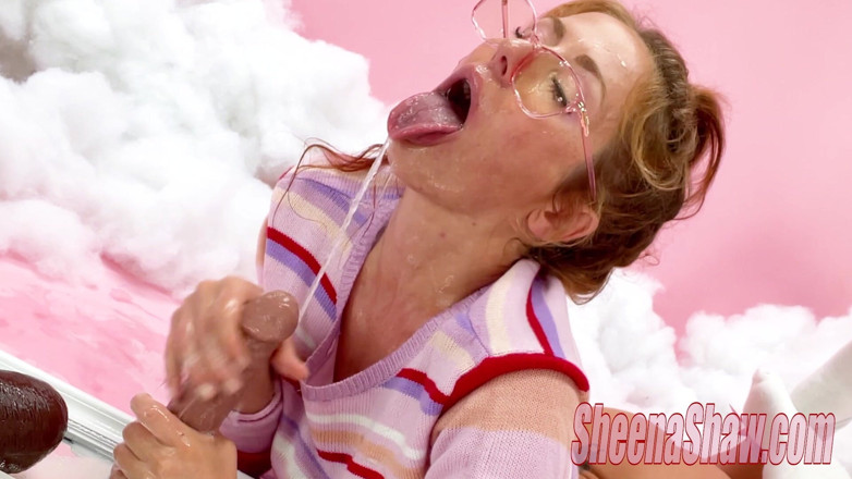 Sheena Shaw: Baisée sur le visage