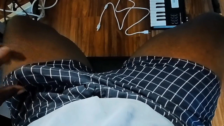 Big black cock BBCee: Škádlení anální prstění Hlazení mého velkého černého péra