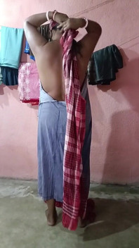 Saree laat zich vallen na bad sfw 2